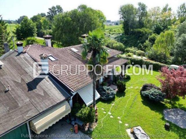 Abitazione in villini di 425 mq in vendita a Zoppola Rif. 4551595