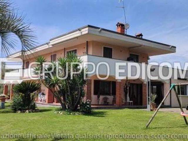 Abitazione in villini in vendita a Montignoso Rif. 3545376