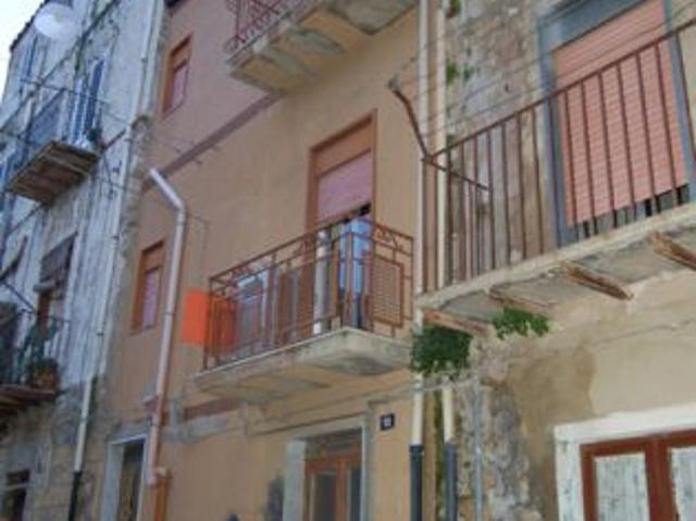 Abitazione singola a Villarosa