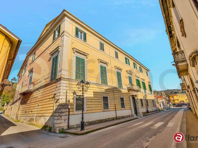 Abitazioni tipiche storiche in vendita a Isola del Liri