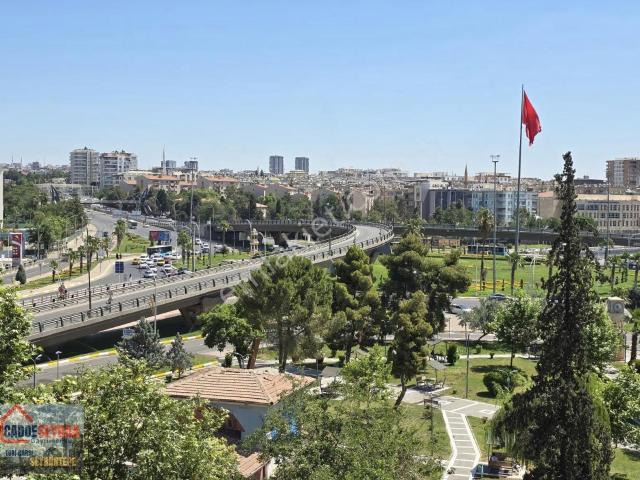 Abidede Şehrin Göbeğinde Kiralık 3+1 160m2 Arakat memura