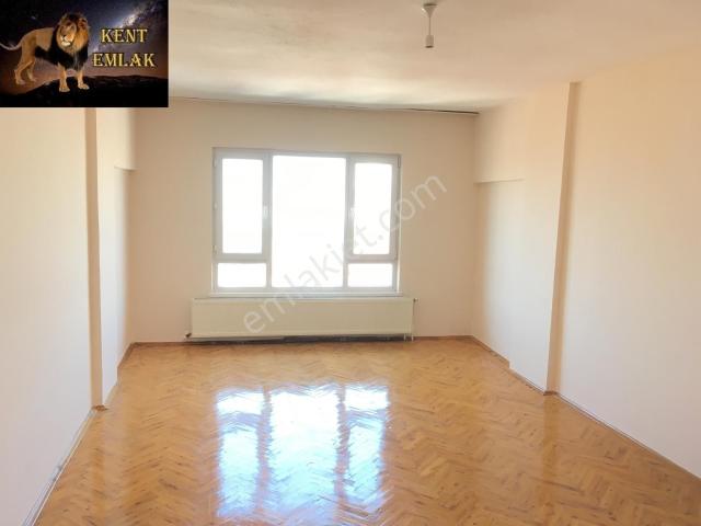 Abidin Paşada Bağımsız Salon 2. Katta 3+1 Kiralık Daire