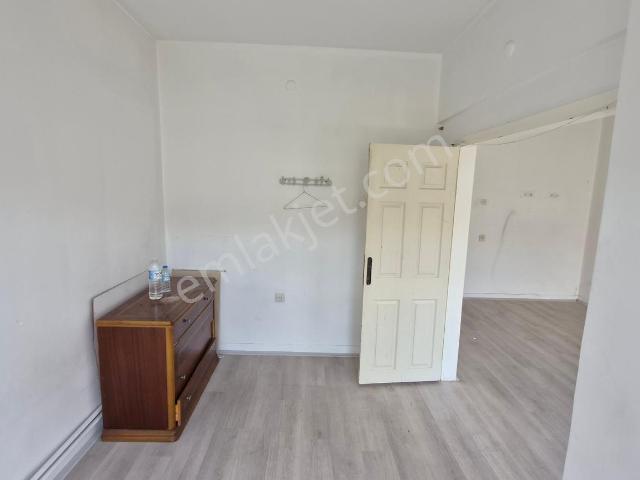 Abidin Paşada 2. Katta 3+1 Full Yapılı Kiralık Daire