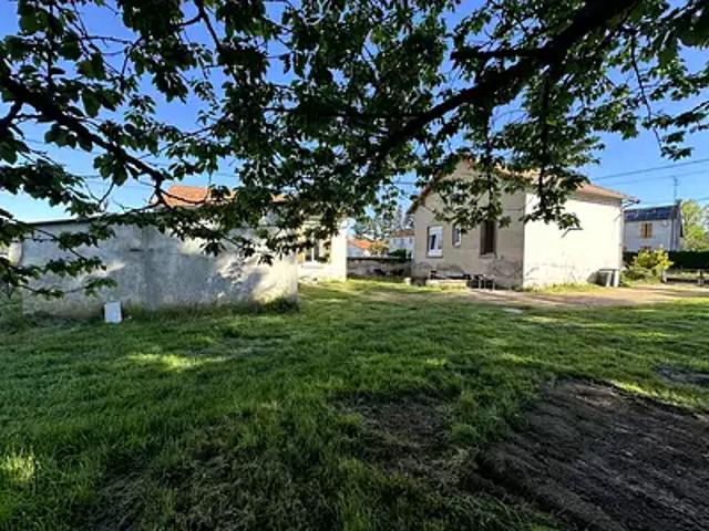 Abrest 03200 Achat / Vente maison 8 pièces t8 au dernier étage