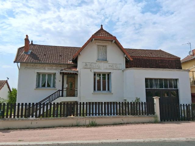 Abrest, à 10 mn du centre de Vichy, la reine des villes dea. 0m² Vichy