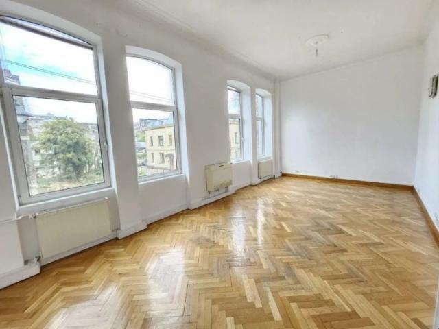 Ag BRASADAS închiriază vila cu 22 camere Piata Universitatii