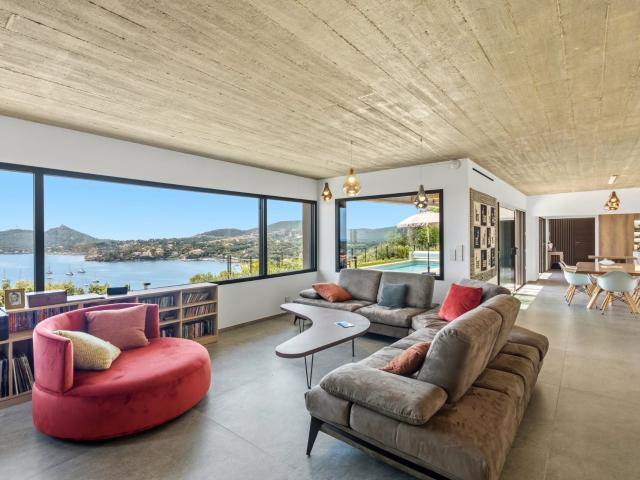Agay: une villa contemporaine conçue par un architecte, d’e. 300m² Agay