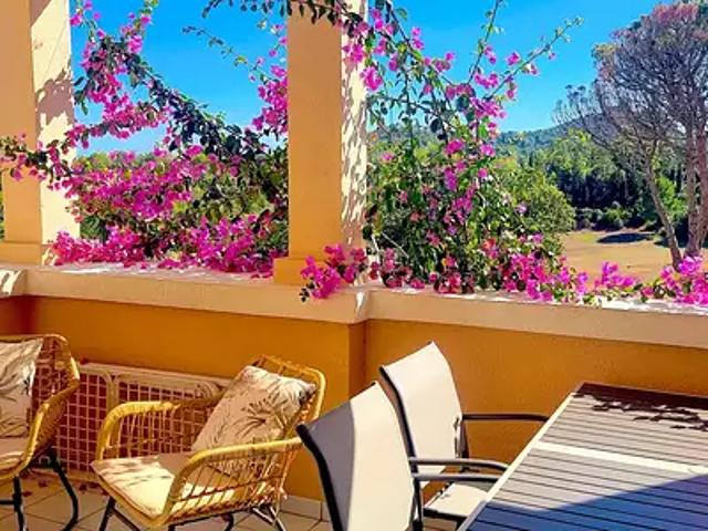 Agay 83530 Achat / Vente appartement 2 pièces t2 piscine