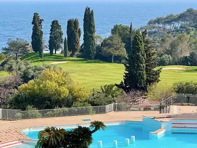 Agay 83530 Achat / Vente appartement 2 pièces t2 piscine