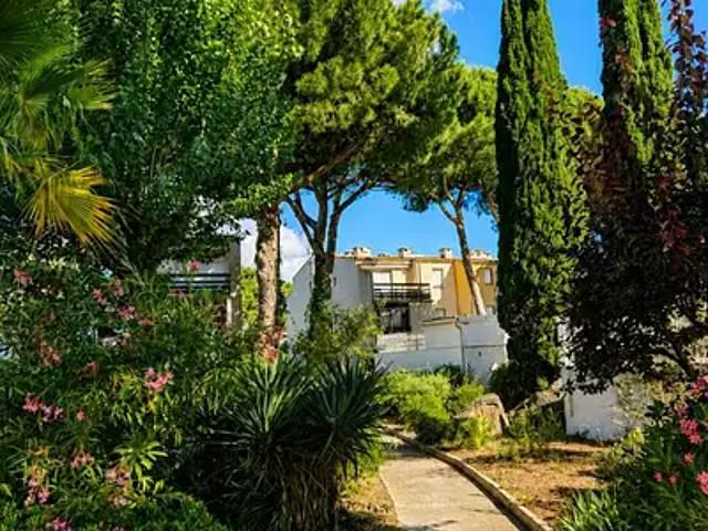 Agde 34300 Achat / Vente appartement 2 pièces t2 au dernier étage piscine