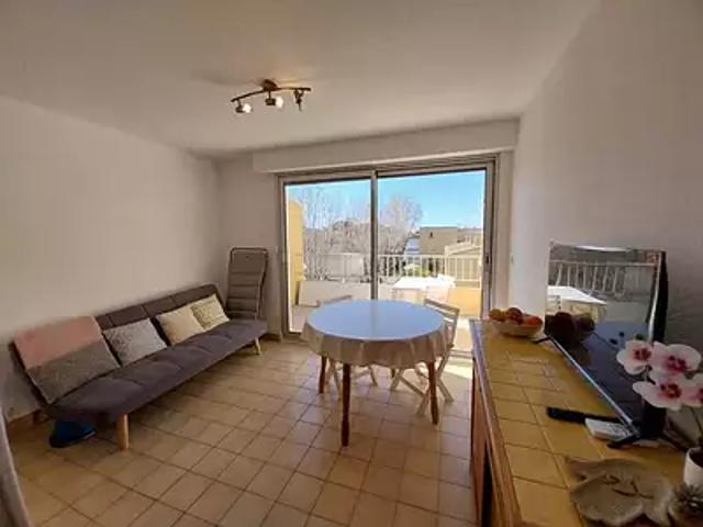 Agde 34300 Achat / Vente appartement 2 pièces t2 au dernier étage terrasse