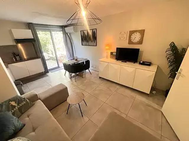 Agde 34300 Achat / Vente appartement 2 pièces t2 au dernier étage terrasse