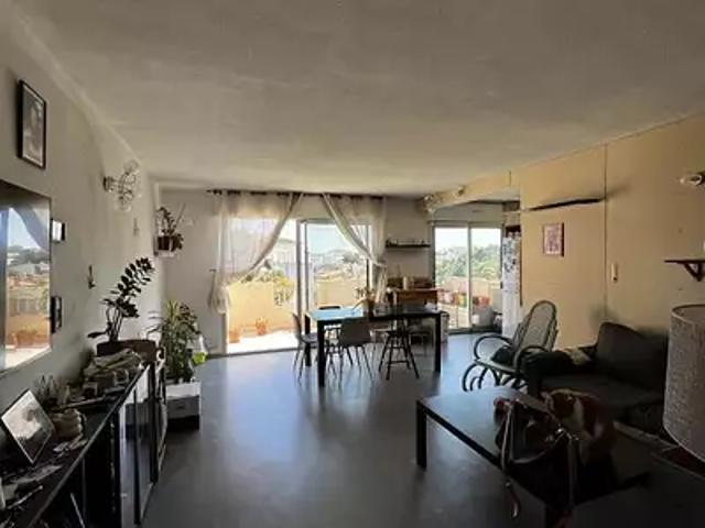 Agde 34300 Achat / Vente appartement 4 pièces t4 au dernier étage terrasse