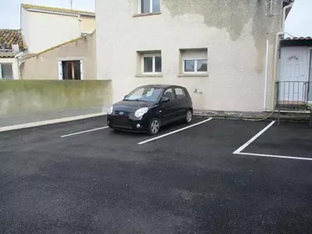 Agde 34300 Location parking