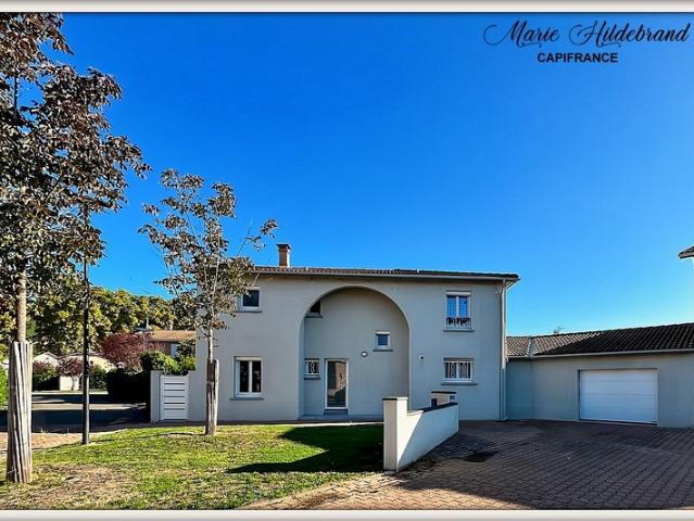 MAISON FAMILIALE 150m² 5 CHAMBRES AVEC JARDIN & PISCINE quartier LA SALEVE