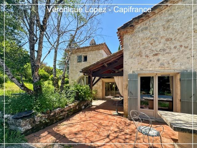 Castelculier à 8 minutes, en campagne, charmante maison en pierre T6 de 233m² avec grand terrain de plus de 2 hectares