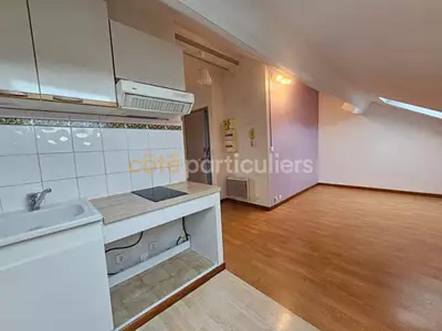 Agen 47000 Location appartement 2 pièces t2 au dernier étage