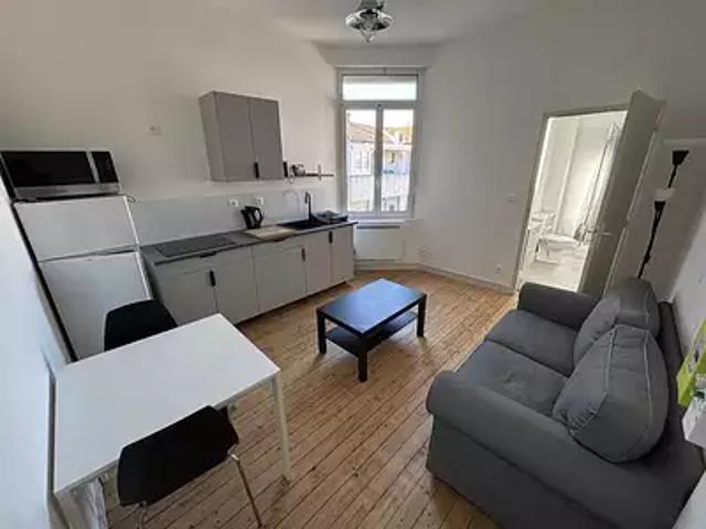 Agen 47000 Location appartement 2 pièces t2 au dernier étage