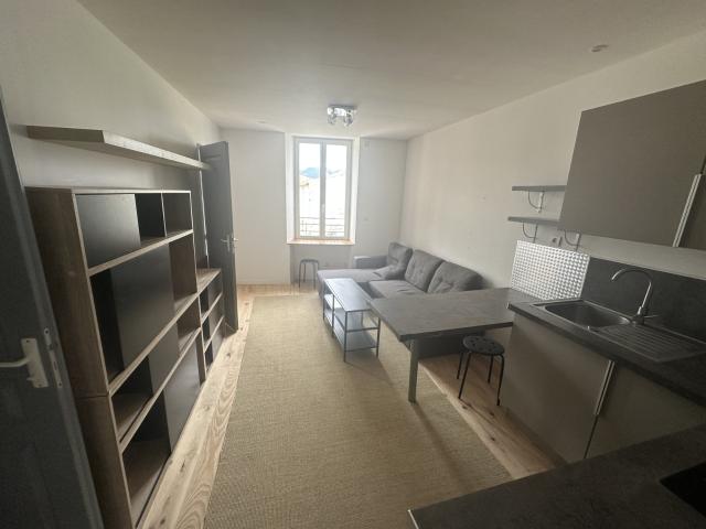 AGENCE BAZILLE Appartement type 2 à Ganges de 29.42 m² meublé