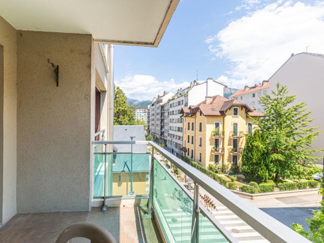AGENCE IMMOBILIERE LAFORET EXCLUSIVITE 'TULIPE' ANNECY HYPER CENTRE APPARTEMENT T2 de 42,55m² BALCON CAVE