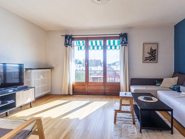 AGENCE IMMOBILIERE LAFORET EXCLUSIVITE 'ACACIA' ANNECY APPARTEMENT T2 de 45,66m² BALCON CAVE USAGE PLACE DERNIER ETAGE