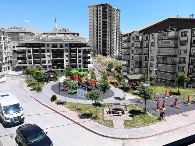 Agen'den Estergon Caddesi Yakını Lüks Yapılı 3+1