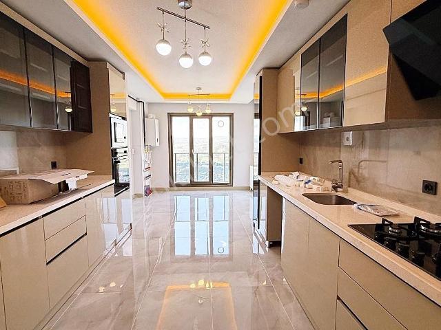 Agen'den Selim Cad Yakın Ful Yapılı Manzaralı Sıfır 3+1 Daireler