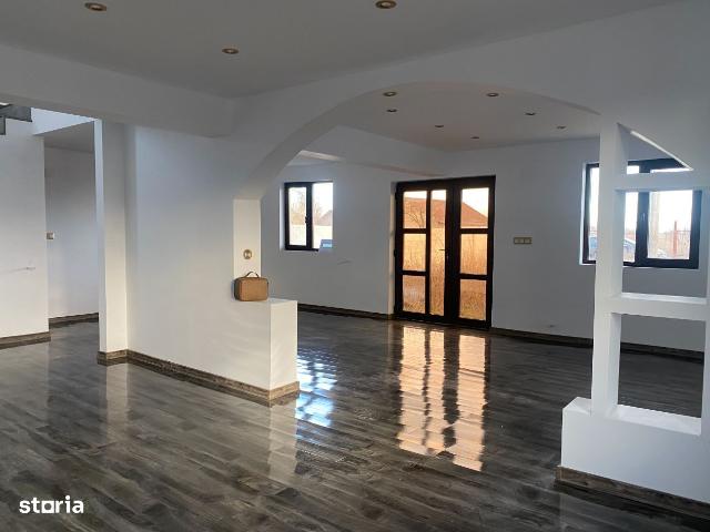 Agentia imobiliara VIGAFON vinde casa 5 camere Dumbrava