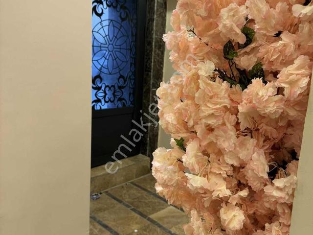 Çaglayanda Ana Caddeye Yürüme Mesafede Full Eşyalı 1+0 Daire