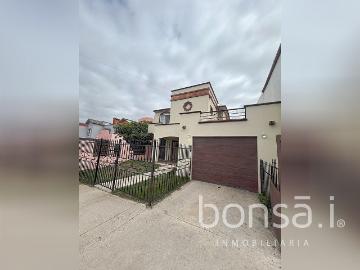 Agradable casa en RENTA, ubicada en Loma Dorada