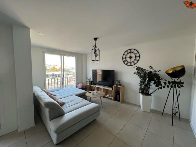 AGREABLE 2 ½ PIECES IN THE CENTER OF BULLE – FURNISHED