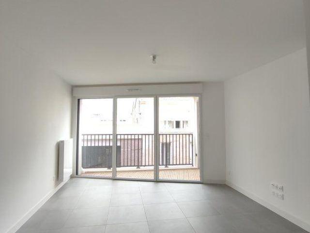 Agréable 2 pièces loggia quartier des Capucins
