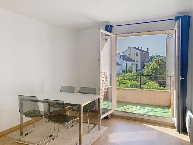 Agréable 2 pièces meublé avec balcon et vue jardin Proche gare