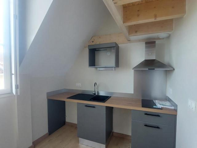 AGREABLE T1 BIS AVEC MEZZANINE AU 2EME ETAGE