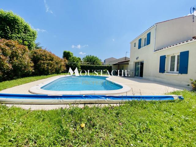 AGRÉABLE VILLA AVEC PISCINE PROCHE CENTRE BOURG ET PLAGE