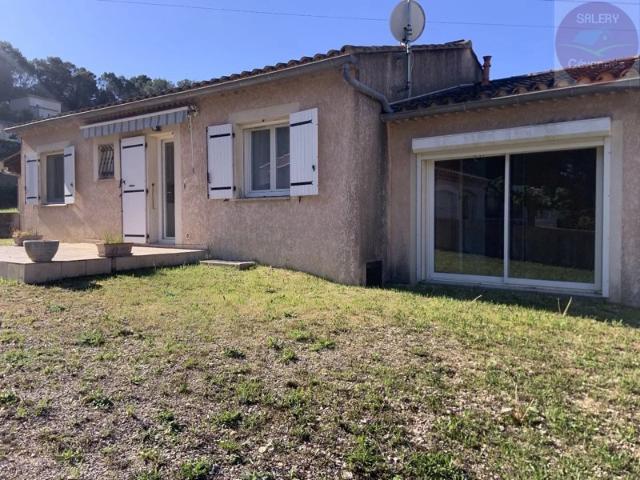Agréable villa de plain pied avec son terrain de 620m²