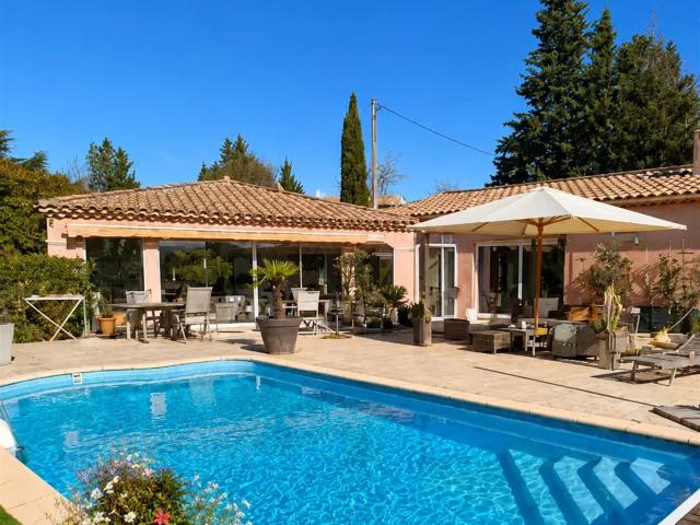 Agréable villa de plain pied avec piscine Cotignac 162m² Cotignac