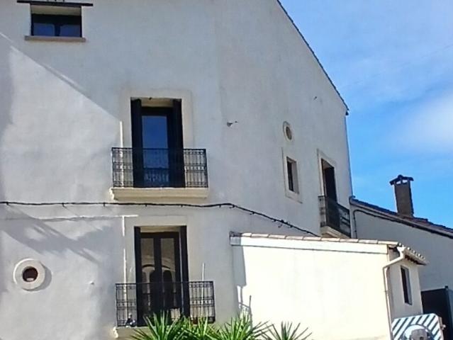 Agreable village avec cafe, ecole, boulangerie, producteurs. 115m² Murviel lès Béziers