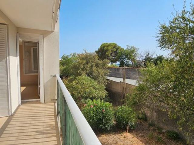 Agréable appartement T3 avec terrasse, cellier et garage à Sète proche plage et quartier de la Corniche