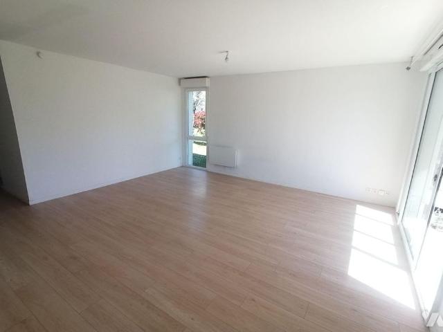 Agréable appartement T3 de 59,10 m², situé en rez de chaussée d'une copropriété construite en 2.