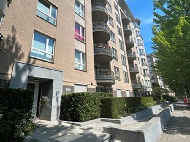 Agréable appartement traversant 2ch/terras +poss. pkg