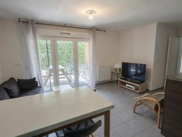 Agréable appartement avec jardinet