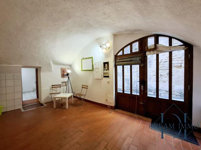 Agréable appartement deux pièces en rez de chaussée