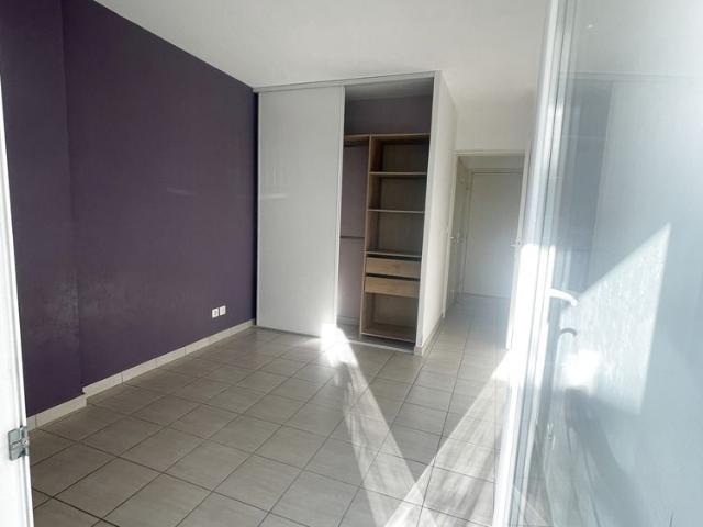 Agréable appartement F2 avec terrasse et parking
