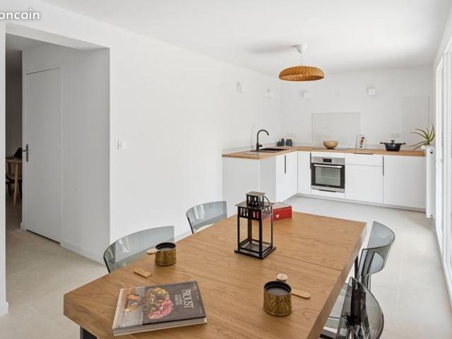 Agréable et lumineuse maison familiale de 135 m² Proximité transports, commerces, écoles et services