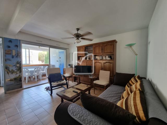 Agréable et lumineux appartement traversant à 100m de la mer idéal investissement locatif