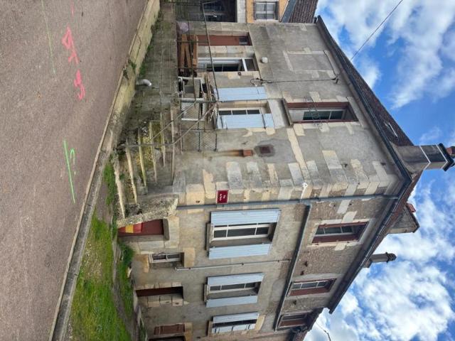 Agréable maison de campagne à rafraîchir