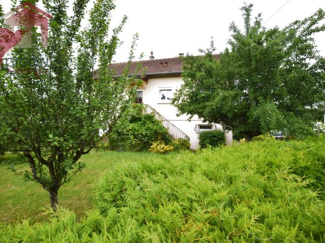 AGREABLE MAISON ENTRETENUE lumineuse et fonctionnelle donnant sur jardin