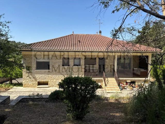 Agréable maison et jardin à 15 minutes de Cahors Située en b. 117m² Douelle