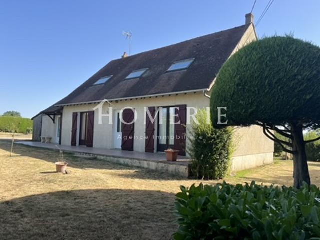AGREABLE PAVILLON D'UNE SUPERFICIE DE 140m2 AVEC TERRAIN CLOS